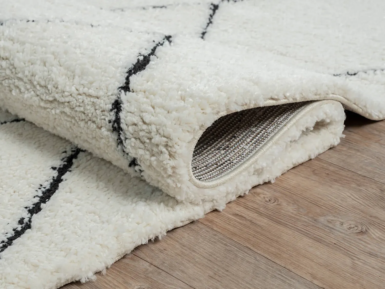 the carpet Alfombra De Salón^Alfombra Bahar Shaggy moderna patrón rombos, negro , 160 x 230 cm Blanco