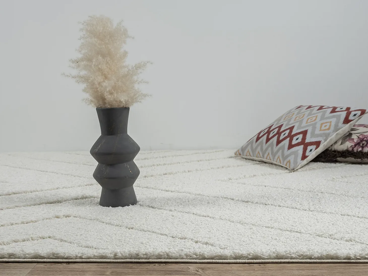 Alfombra Bahar Shaggy patrón triángulos, crema, 200 x 290 cm