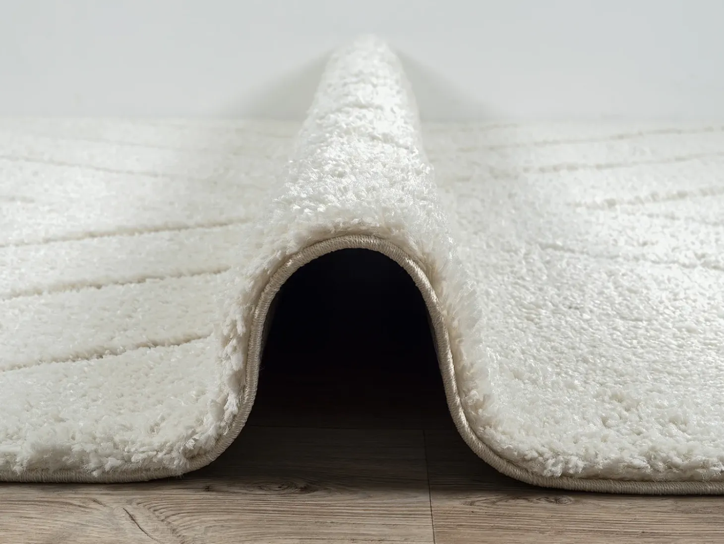 Alfombra Bahar Shaggy patrón triángulos, crema, 200 x 290 cm