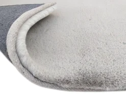 Outlet OZAIA Alfombra shaggy de pelo largo efecto piel - 160 x 230 cm - Gris - BUNNY Gris claro