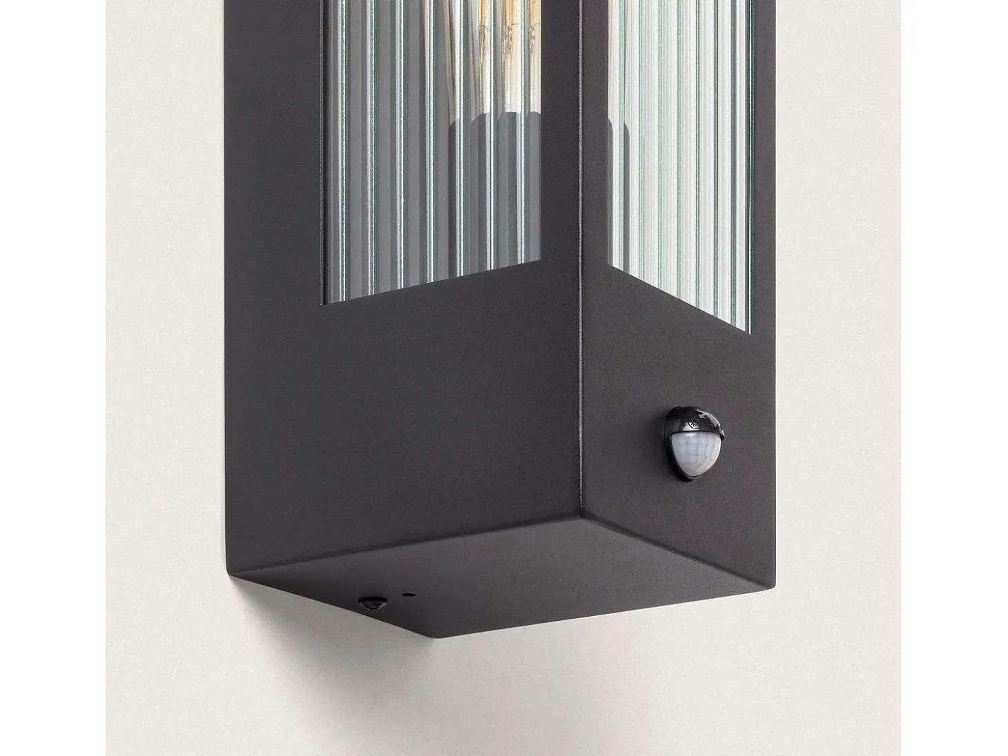 Aplique de Pared Exterior Acero Inoxidable y Cristal Texturizado con Detector de Movimiento Gakom Negro