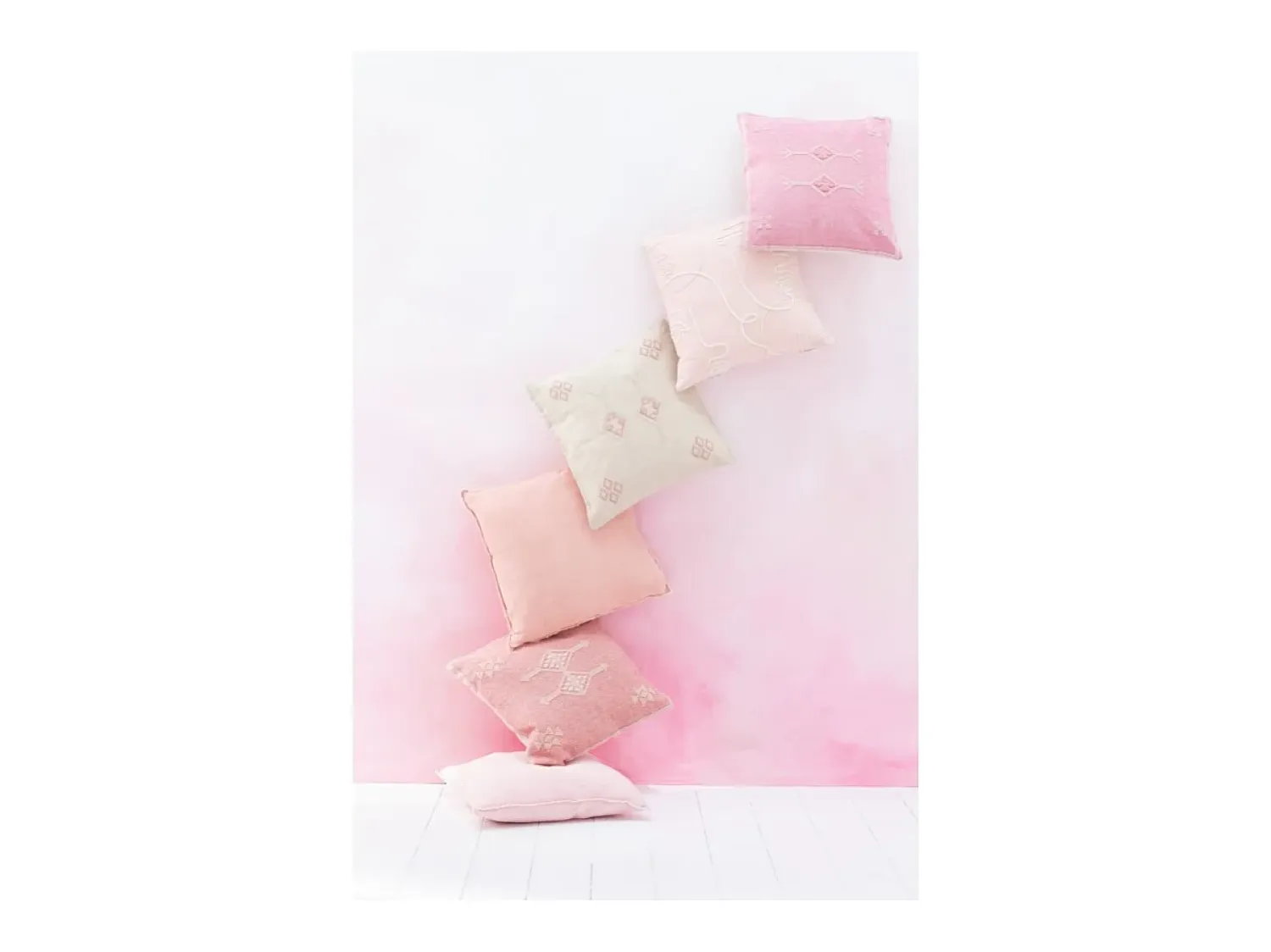 Clearance J-Line Cojín desgastado de lino melocotón 45 x 45 cm Rosa