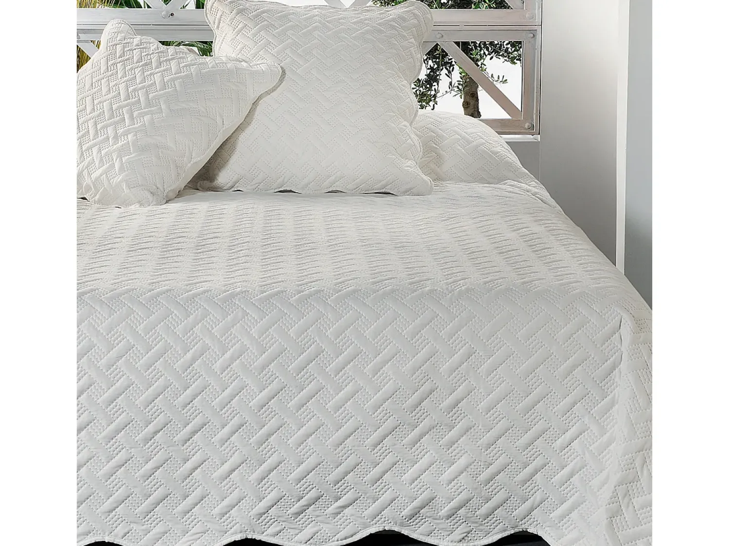 Clearance Colcha con formas geométricas cosidas 250 x 260 cm Marfil