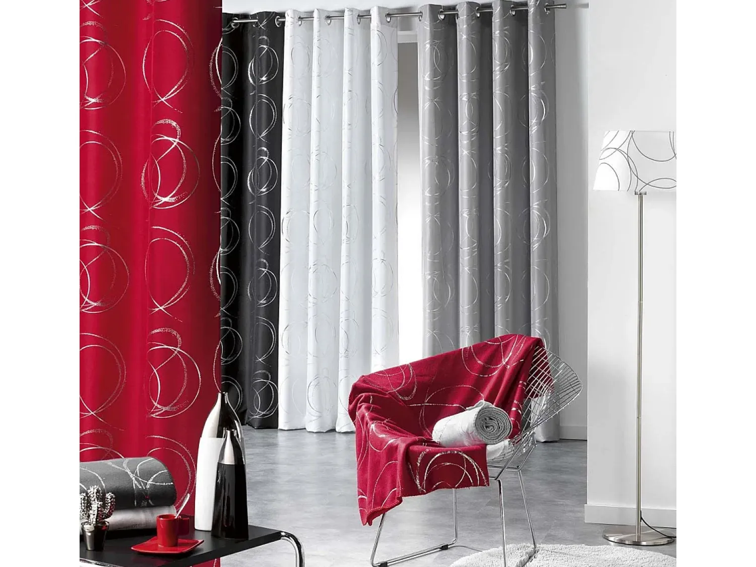 Douceur d'intérieur Ropa De Casa^Cortina con ollaos impresión "hebillas estilizadas y argentadas 140 x 260 cm Blanco