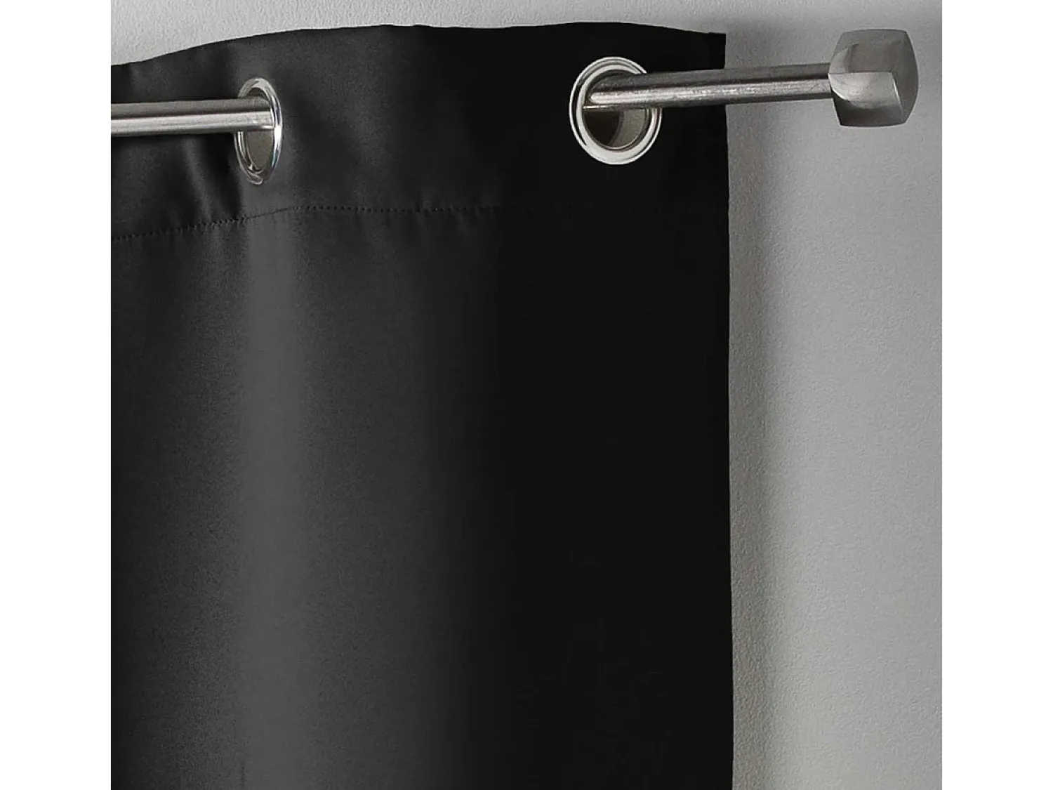 Douceur d'intérieur Cortina opaca lisa con ollaos 135 x 240 cm Negro