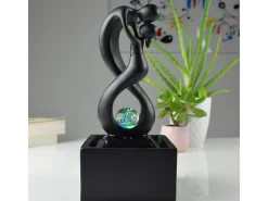 Diseño de fuentes de interior con iluminación LED Amor