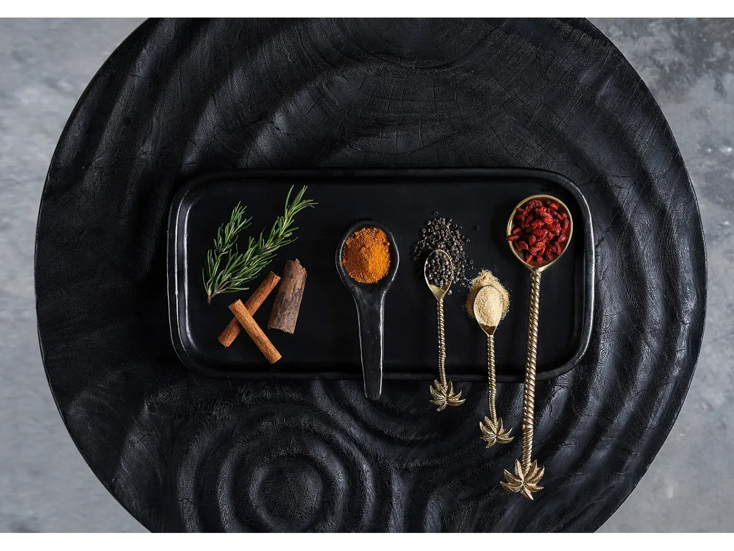 Bazar Bizar Vajilla^El Plato De Tapas Quemado Negro