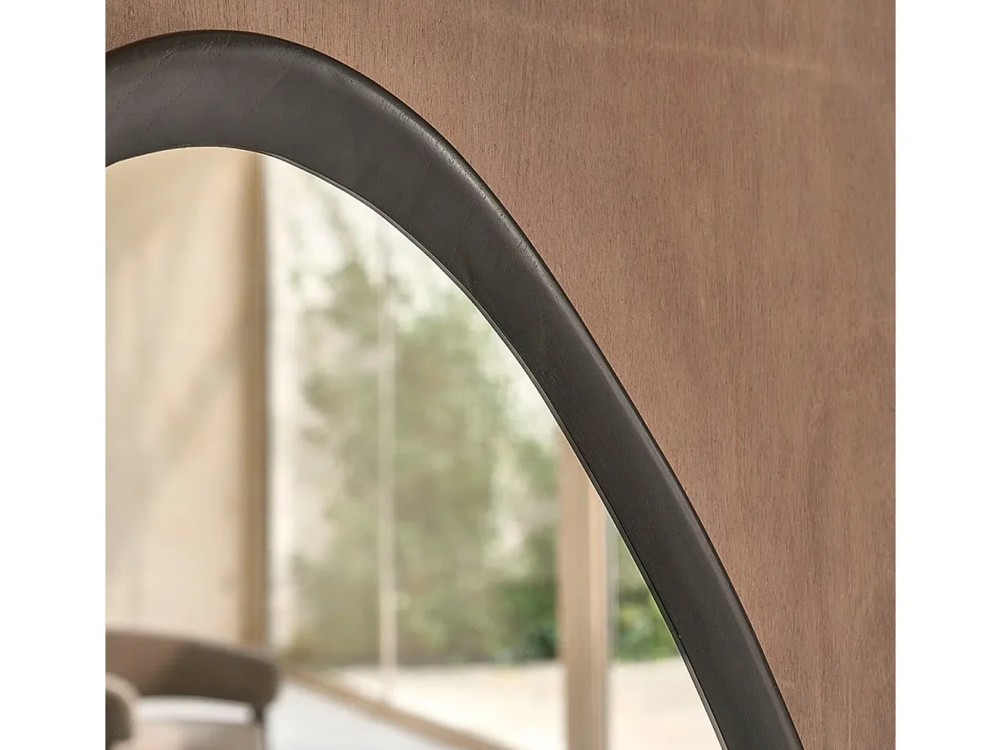 Espejo orgánico de madera de mindi negro 75x60 cm