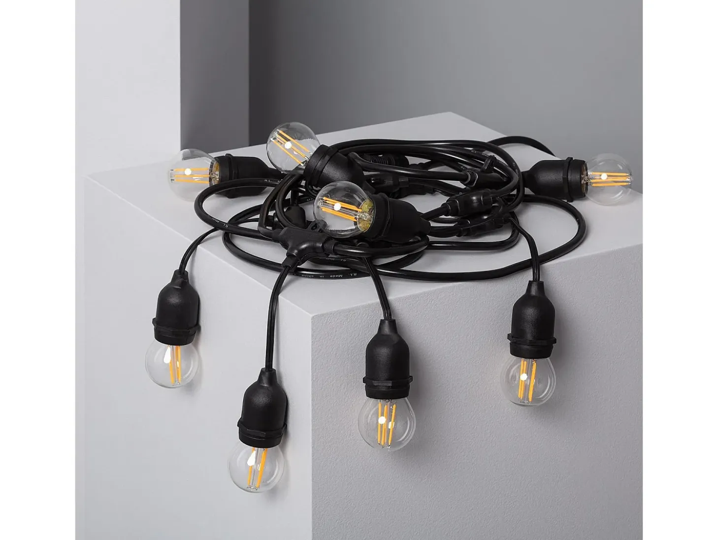 Guirnalda Exterior con Bombillas LED E27 Filamento 5.5m IP65 Negro 2700K Blanco Cálido