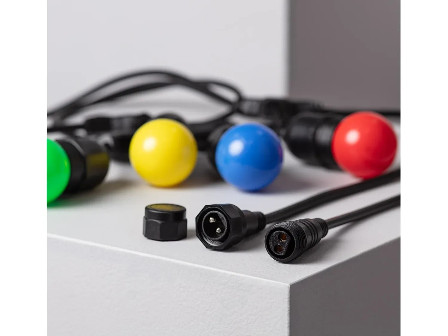 Outlet Ledkia Guirnalda Exterior con Bombillas LED E27 5.5m IP65 Negro Multicolor