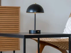 HOLT tafellamp – Elegantie en moderniteit gecombineerd-Color Negro