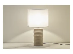 Lámpara de mesa de cerámica esmaltada color topo con pantalla de color crudo BERRO