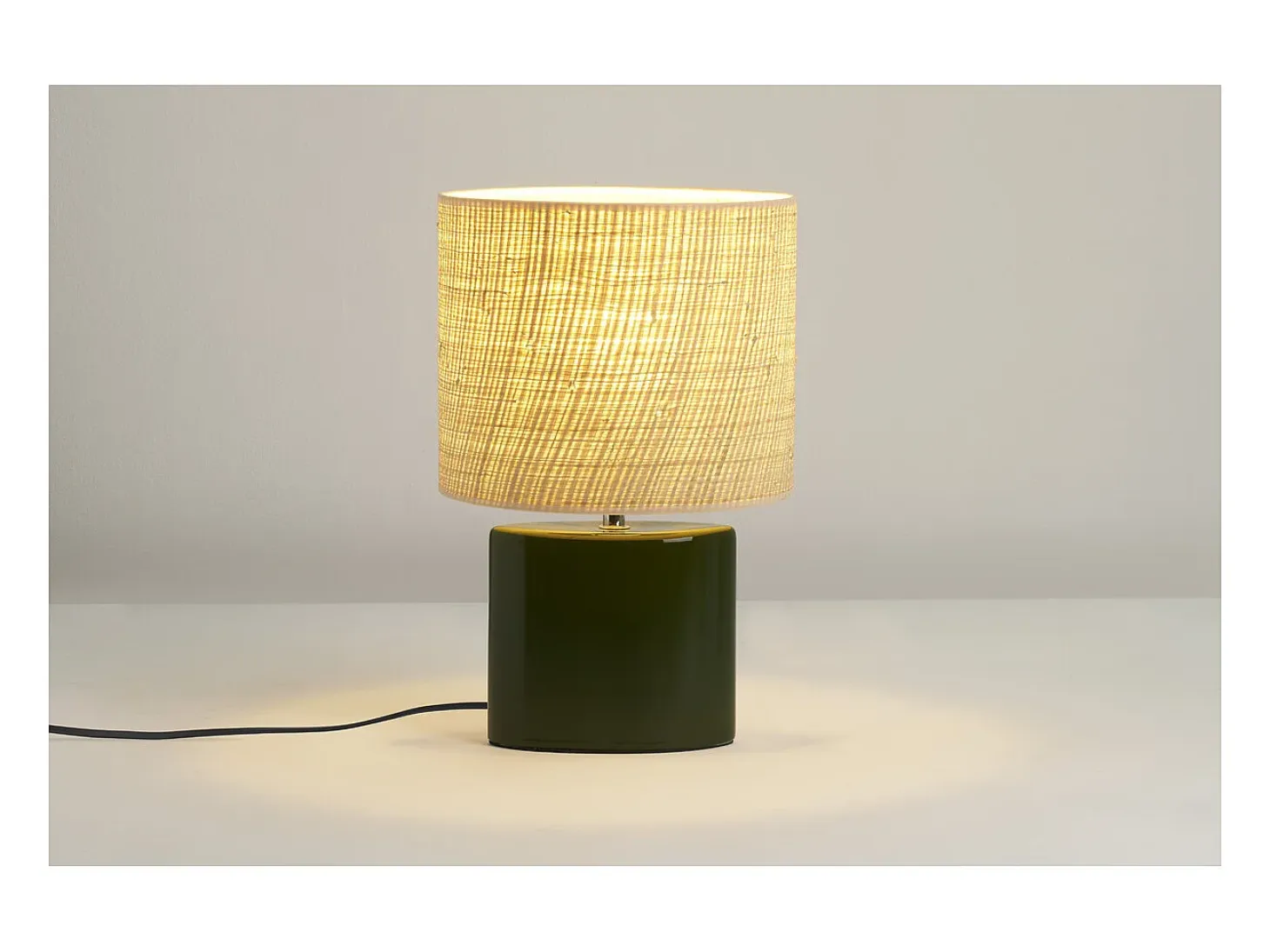 Lámpara de mesa de cerámica verde oscuro con pantalla de rafia natural 40 cm TIGA