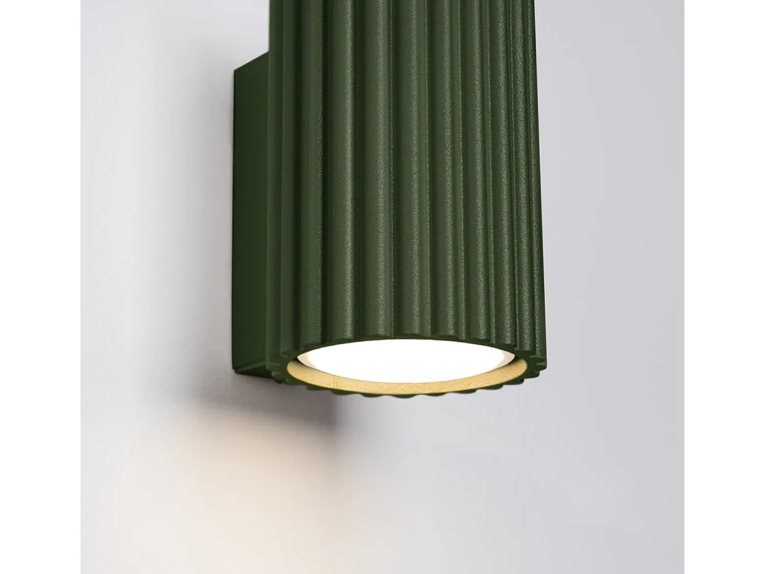 Best Sollux Lighting Lámpara de pared Gloow minimalista de aluminio - 1 fuentes luminosas 4000K - L.6,5 x A.10 cm - oliva Verde