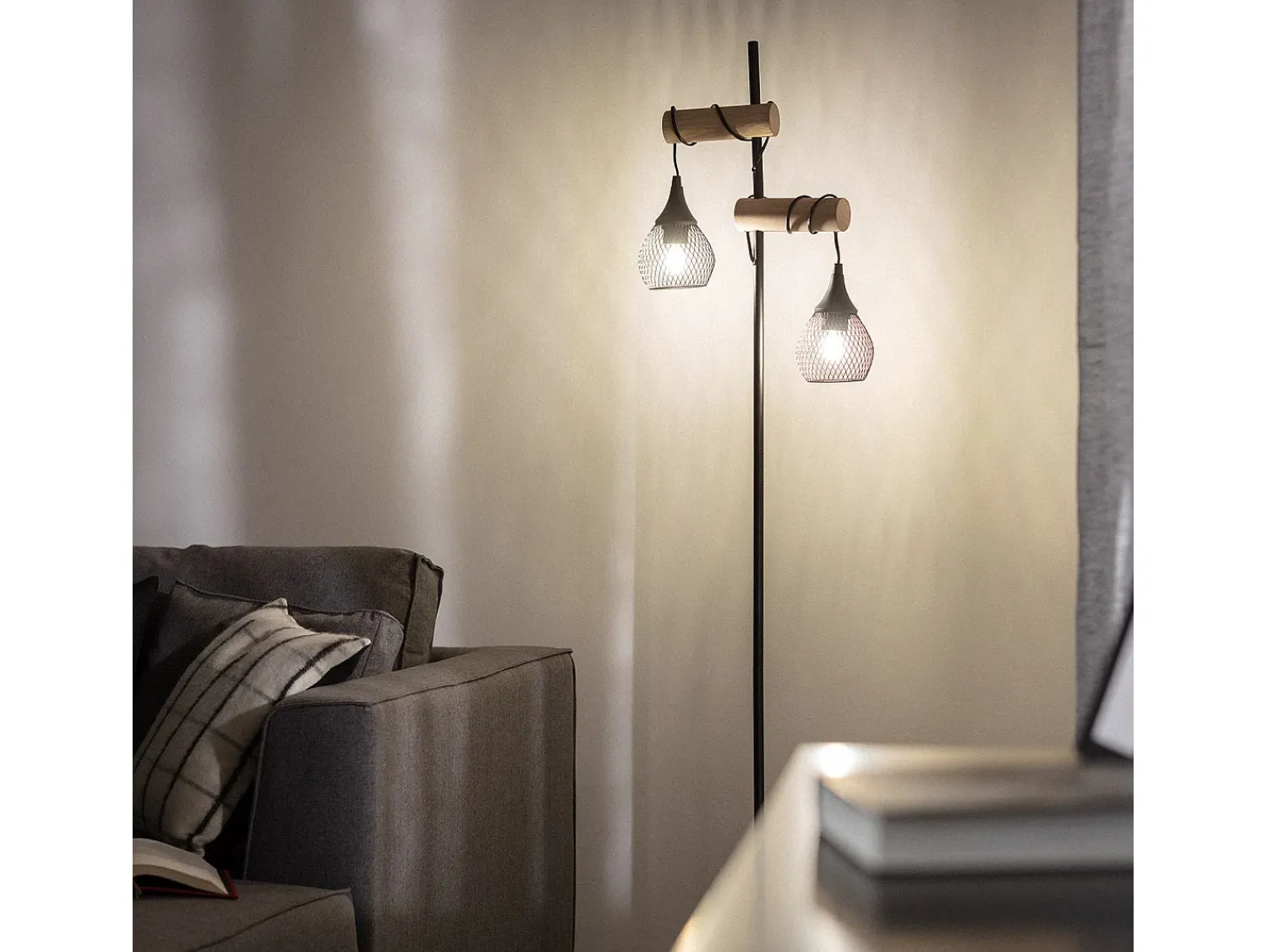 Outlet Ledkia Lámpara de Pie Monah WiFi con Regulador Negro Multicolor