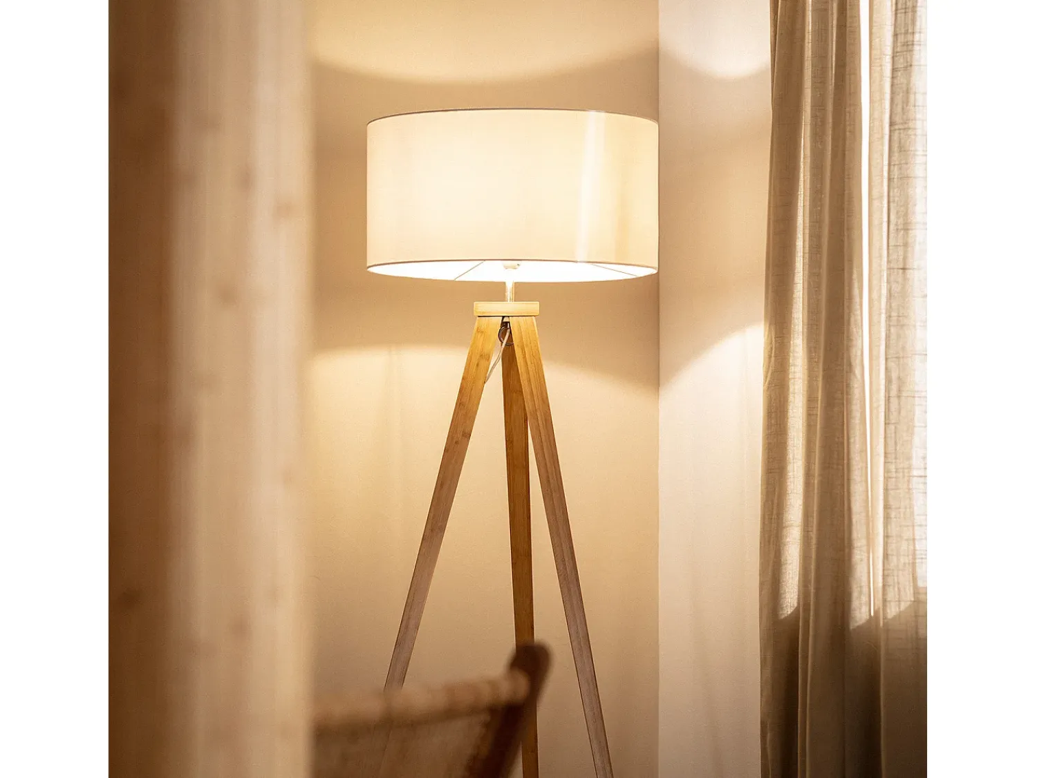 Outlet Ledkia Lámpara de Pie Wol Blanco Multicolor
