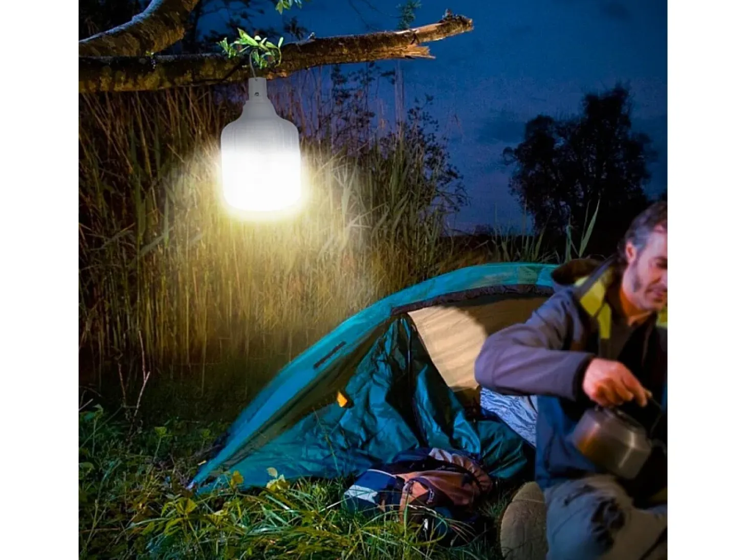 Lámpara LED portátil 50 W para tienda de campaña con panel solar y mando a distancia SunStars