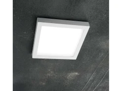 Plafón cuadrado o aplique de metal blanco con luz led
