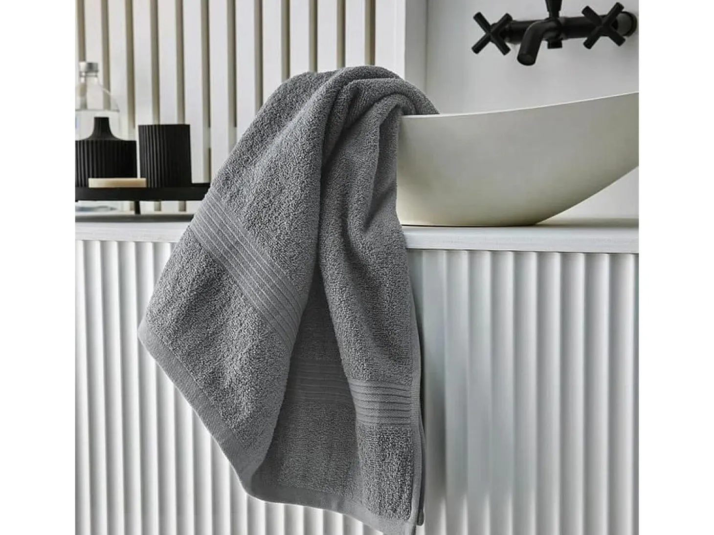 Toalla de baño TODAY Essential Gris Acero 70 x 130 cm