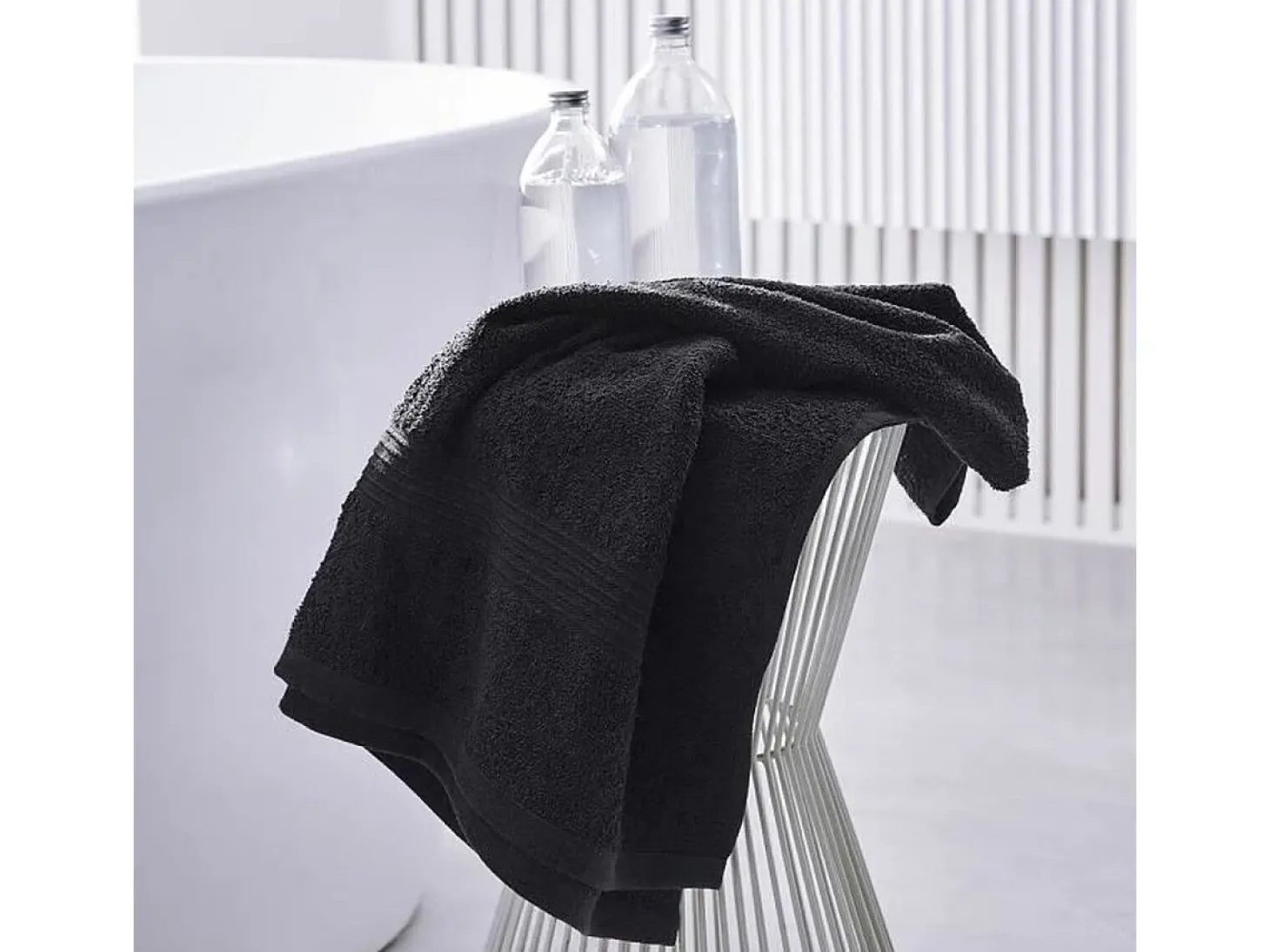 Toalla de baño TODAY Essential charcoal 70 x 130 cm